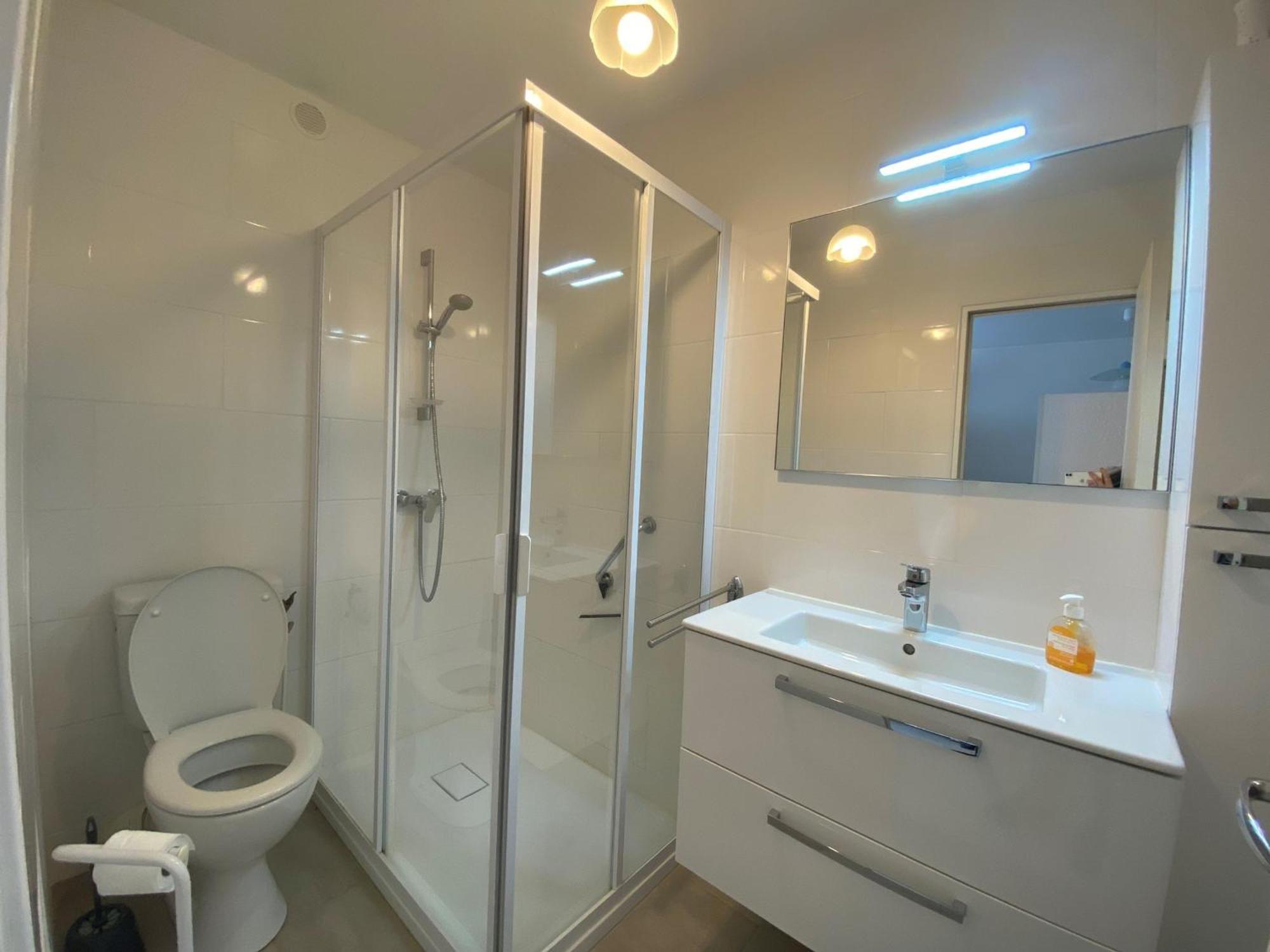 Appartement Climatise Avec Balcon, Parking Prive, Wifi - Proche Thermes Et Etang - Fr-1-503-23 Balaruc-les-Bains Ngoại thất bức ảnh
